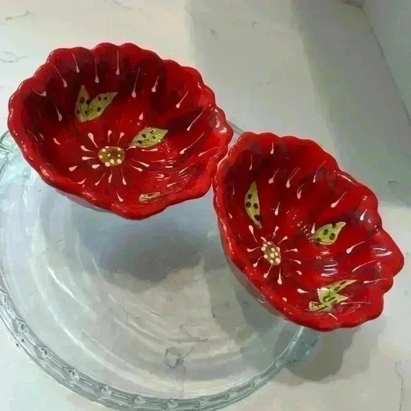 LG Dining Holiday Collection two poinsettia bowls - Picture 1 of 9